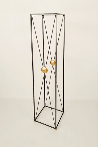 Pedestal Vervet
